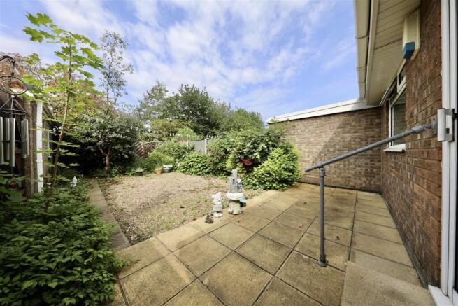 2 bed Semi-Detached Bungalow for sale Image 4