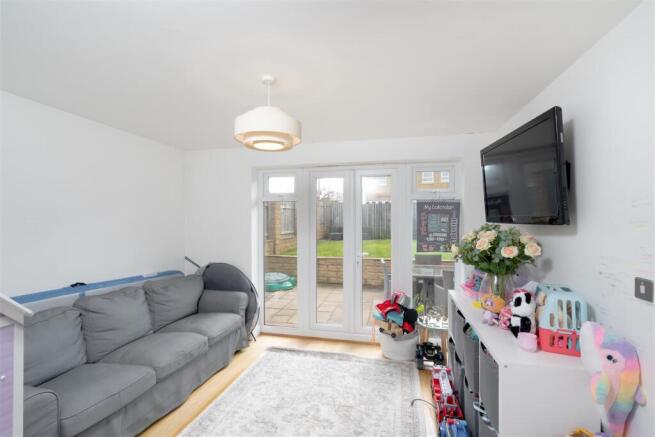 5 bed Detached for sale Image 6