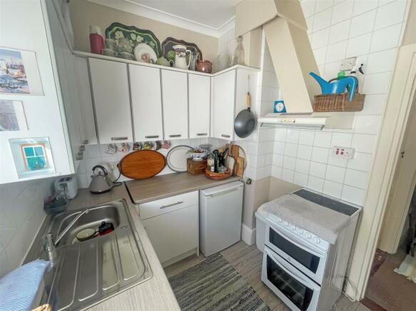 Annex kitchen.jpg