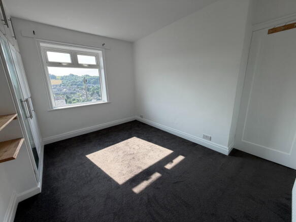 3 bed Terraced to rent Image 10