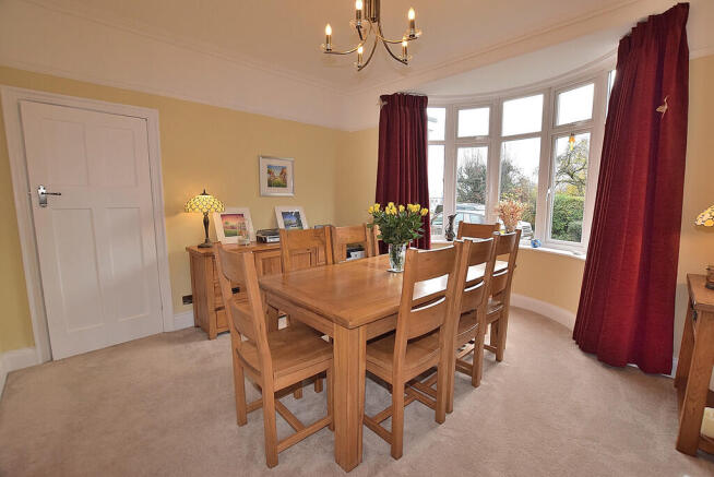 4 bed Detached for sale Image 9