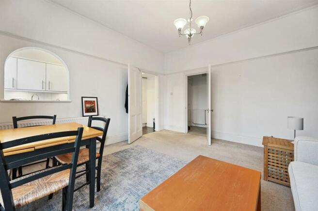 RCREE- flat 2, 51 warwick road - ReceptionC3 (1).j