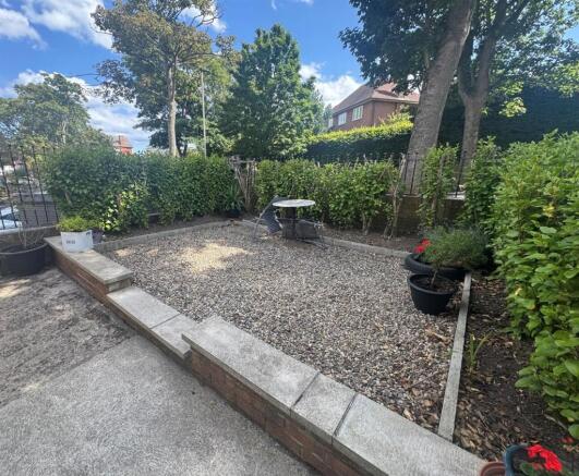 2 bed Flat for sale Image 8