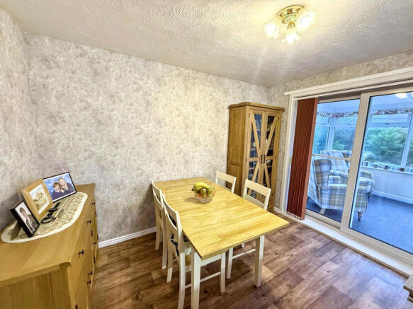 4 bed Detached for sale Image 7