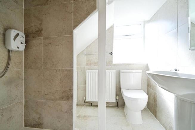 4 bed Detached for sale Image 9