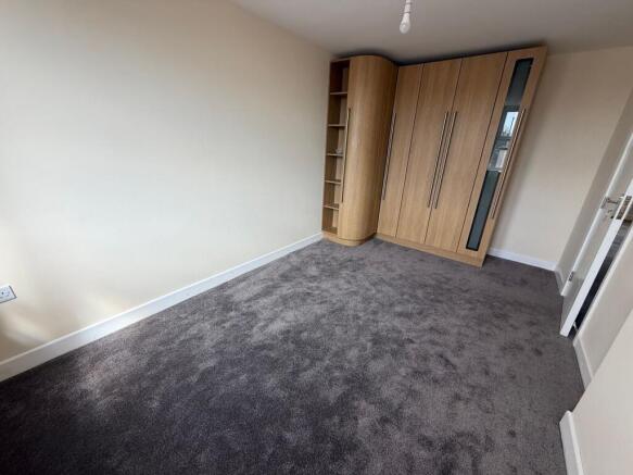 4 bed Semi-Detached for sale Image 10