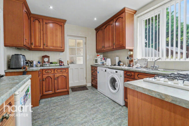 3 bed Semi-Detached for sale Image 6