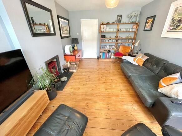 8 Priory Road Lou...