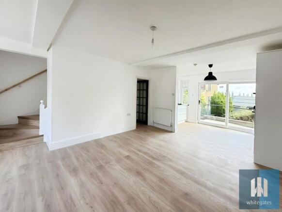 4 bed Bungalow to rent Image 4