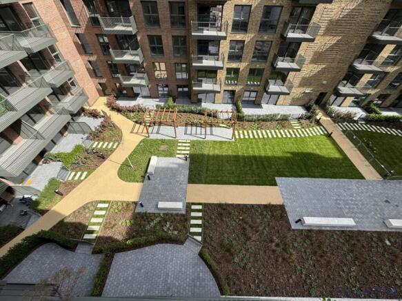 2 bed flat for sale Banks Road, London SE3