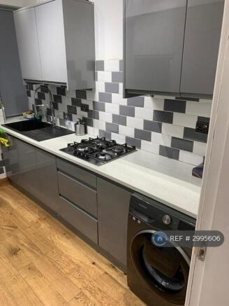 3 bed End of Terrace to rent Image 8