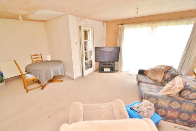 sitting room / dinin