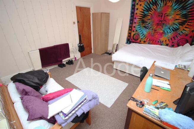 5 bed House to rent Image 9