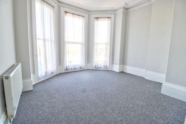 Upperton Gardens, Eastbourne, BN21 2AF photo 4
