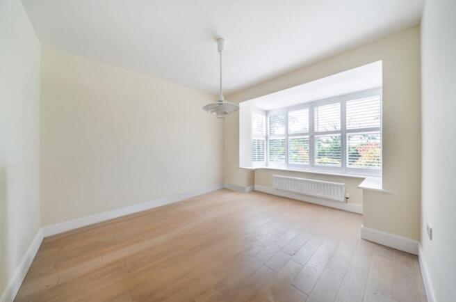 5 bed Detached to rent Image 11