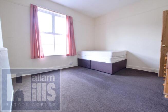 3 bed Terraced to rent Image 6