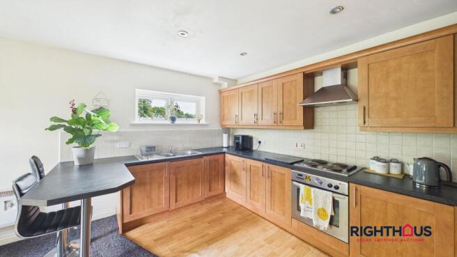 Open Plan Lounge & Kitchen