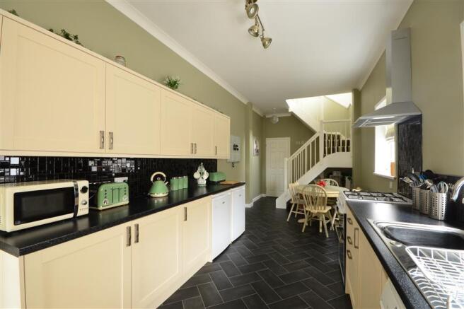 Kitchen/ Breakfast Room