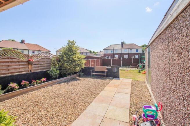 3 bed Semi-Detached for sale Image 11