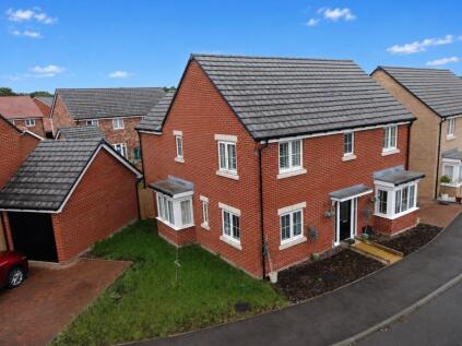 Deerhound Crescent, Houghton Regis, Dunstable, Bedfordshire, LU5