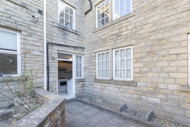 3 bed Terraced for sale Image 5