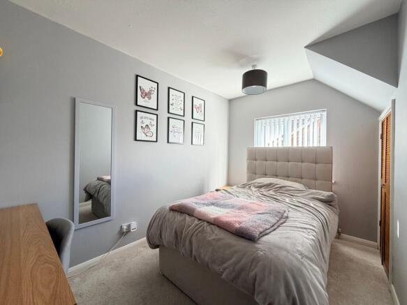 3 bed Semi-Detached for sale Image 10
