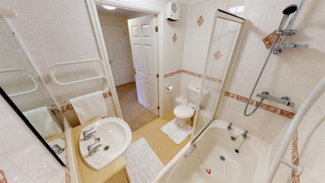 Henbury Court Bathroom