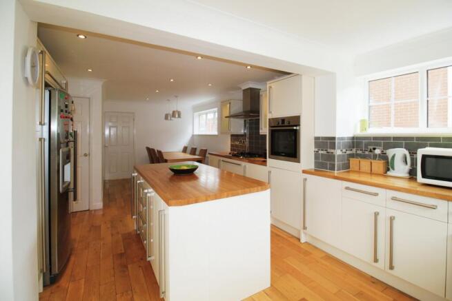 Dining kitchen (1).JPG