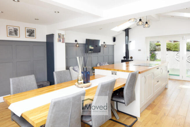 4 bed Semi-Detached for sale Image 5