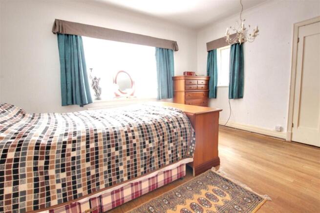 4 bed Detached for sale Image 12