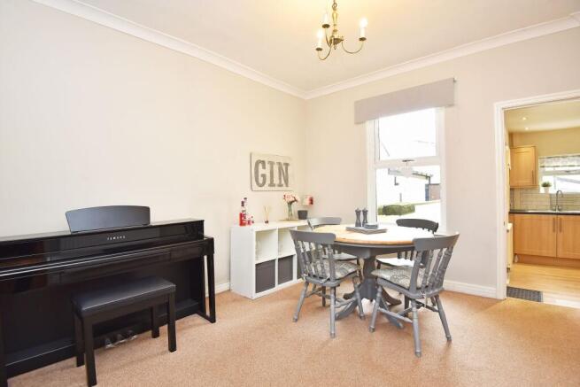 2 bed House for sale Image 5