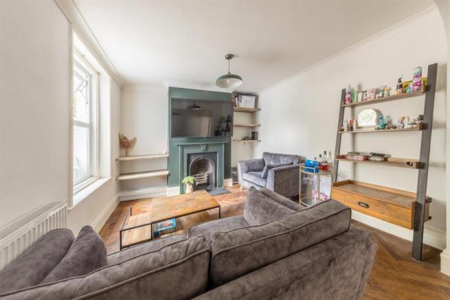 93 Goldstone Road-6.jpg