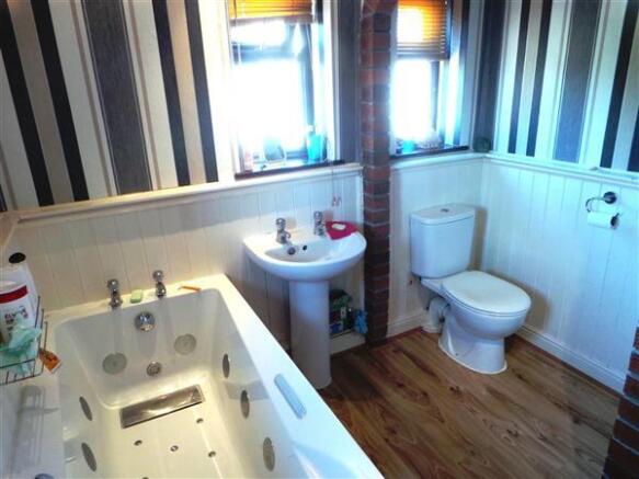 Bathroom / WC