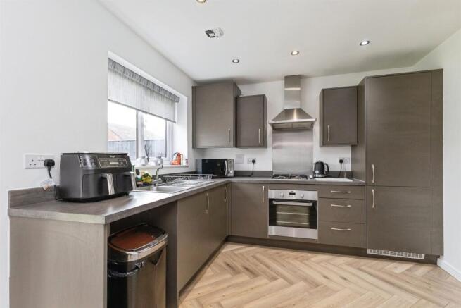 3 bed Detached for sale Image 4