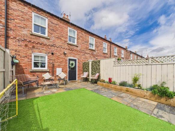 3 bed Terraced for sale Image 11