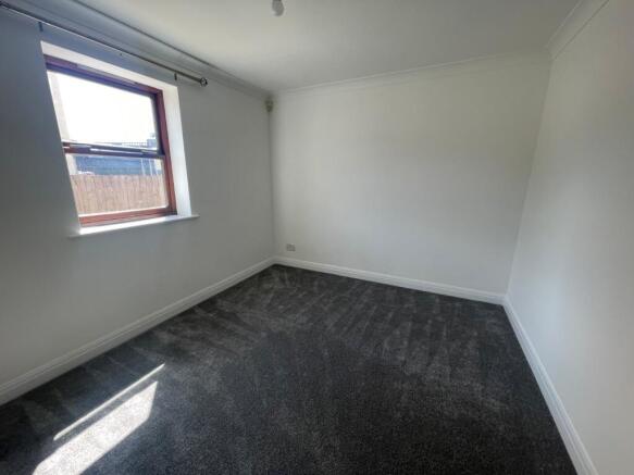 2 bed Flat to rent Image 4