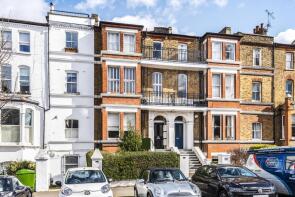 12, Raisbeck Court, Rosendale Road, London SE21 8DR