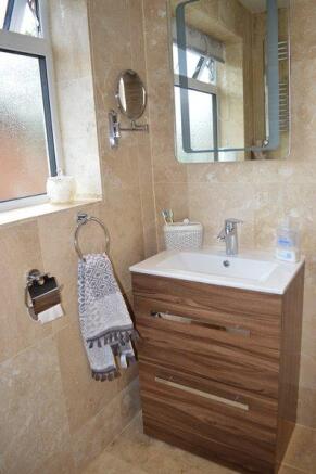 en-suite shower room