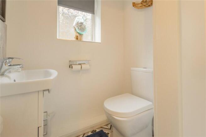 4 bed Semi-Detached for sale Image 12