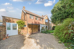 Lanivet, Grove Lane, Chalfont St. Peter, Chalfont St Peter SL9 9LN
