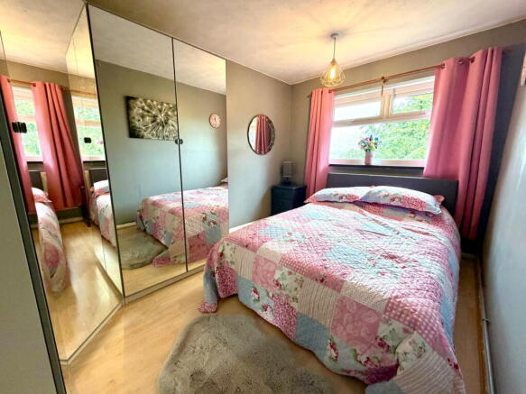 4 bed Detached for sale Image 10