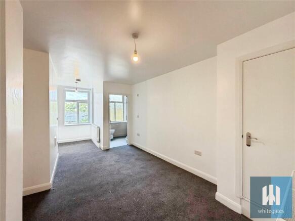 1 bed Apartment to rent Image 6