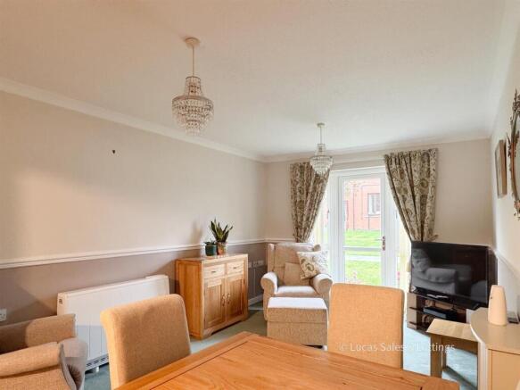 20 Oaktree Ct Kettering-2.jpg