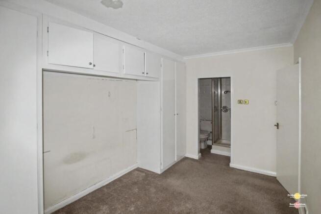 2 bed Apartment for sale Image 10