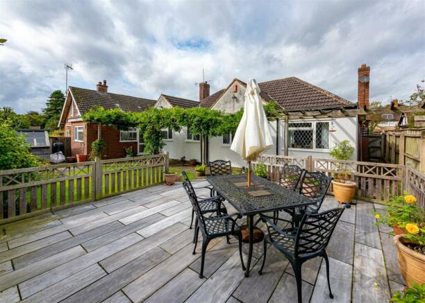 52 Station Road-gdn3.jpg