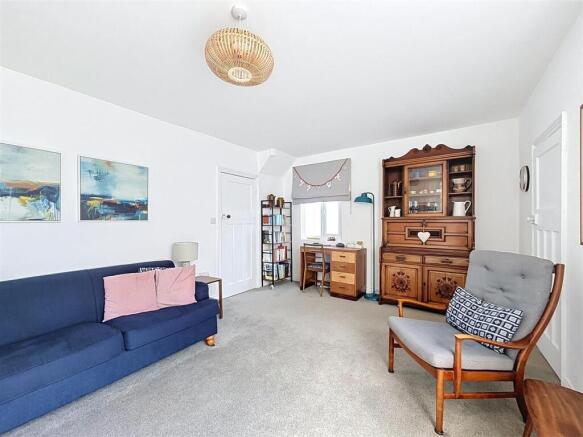 3 bed Semi-Detached for sale Image 6