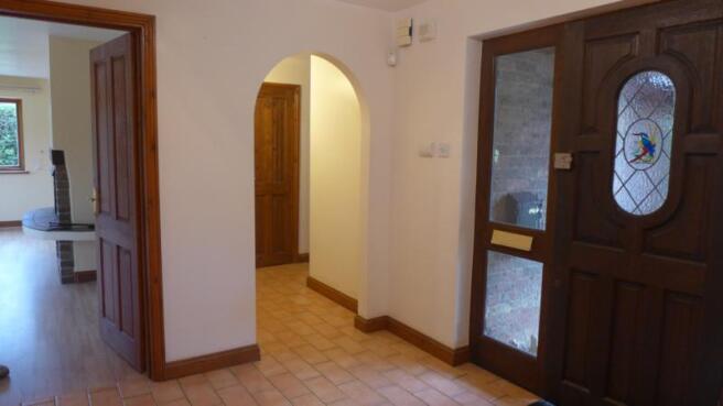 School Lane 10 Front Hall 015