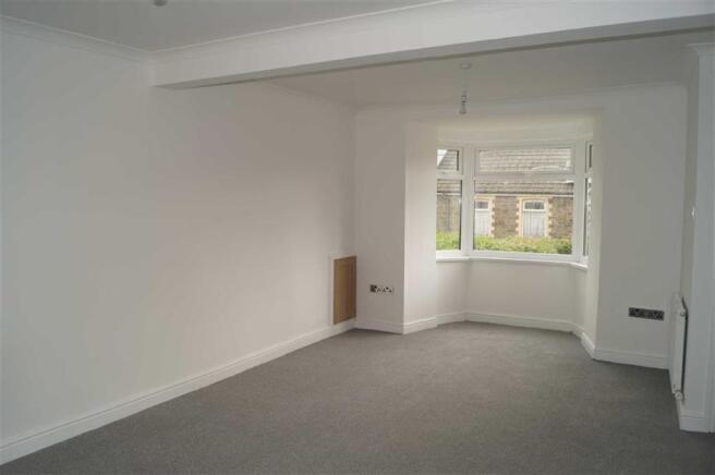 OPEN PLAN LOUNGE