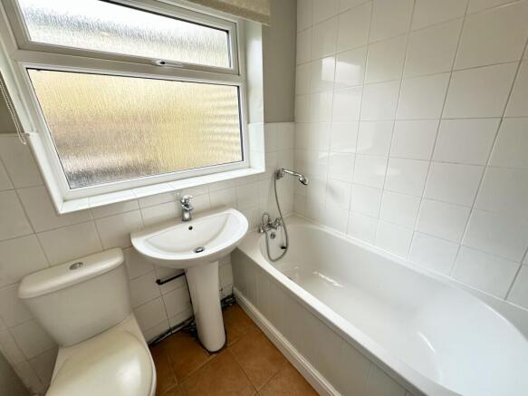 3 bed End of Terrace to rent Image 4