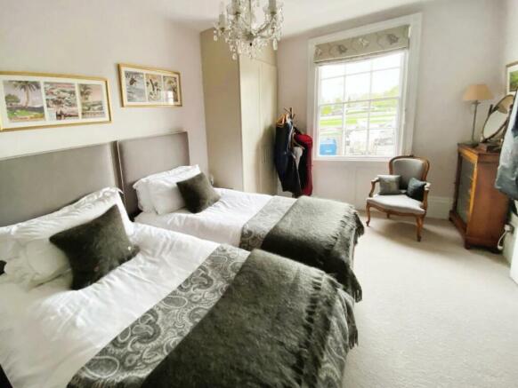 9aebd925-Bed 202.jpg